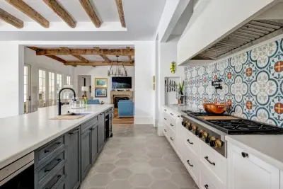 Pearland Residence by Bentwood Of Houston