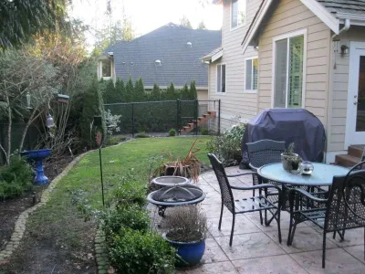 Sammamish Outdoor Living + Fire + Water by Alderwood Landscape Architecture And Construction