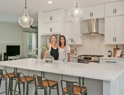 Ponte Vedra Beach - 90s Revamp by Woodsman Kitchens And Floors