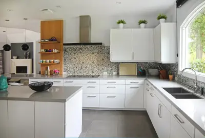 Modern SieMatic 2 by Kitchen & Bath Concepts