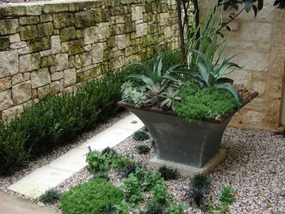 flora by D-CRAIN Design And Construction