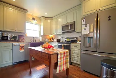 Lakeside Painting - Flooring Installation Services in Spirit Lake, ID