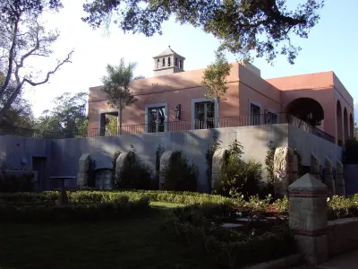 Southwestern-Inspired Estate by Karoll Julian Inc.
