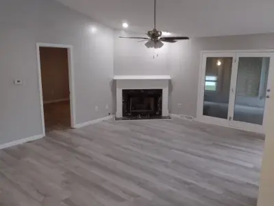 Jr custom flooring and remodeling - Drywall Installation & Repair in Springfield, IL