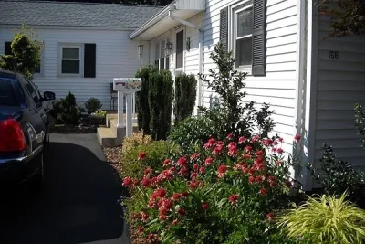 Milford CT, Woodmont section — Landscape Design project by Gardens By Design Of Connecticut, LLC in Milford