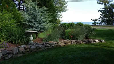 Milford, CT, Morningside enclave — Landscape Design project by Gardens By Design Of Connecticut, LLC in Milford