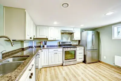 Painting Hue LLC - Flooring Installation Services in Hawthorne, FL