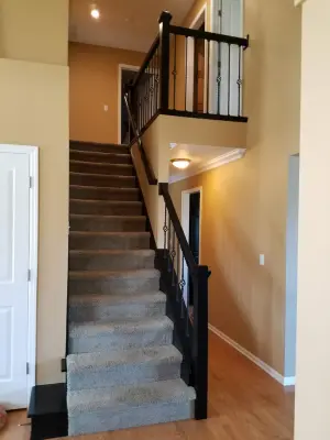 Staircase remodeling by Hometerior Finishing, LLC.