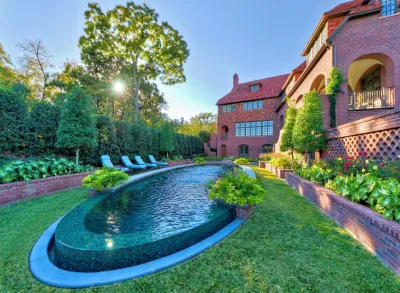 Spanish Trail by Harold Leidner Landscape Architects
