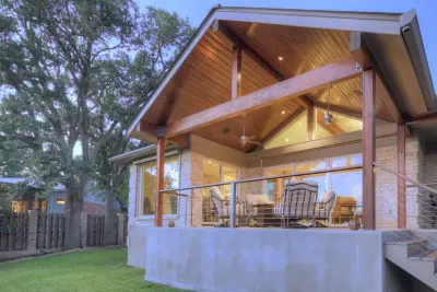 Farhills Drive - 2015 Austin NARI Tour of Remodeled Homes by Realty Restoration, LLC