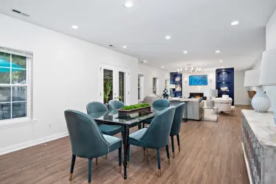 Contemporary Sophistication by Mosby Building Arts