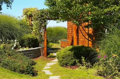Gleadle House — Landscape Design project by Lankford Associates Landscape Architects