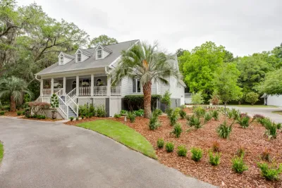 Total Garden Transformation Johns Island by Linda Greenberg Landscape & Design, LLC
