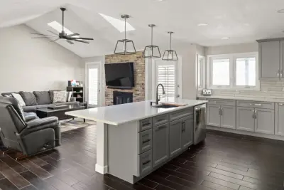 Modern Open-Plan Kitchen by Sarah Kraus Bartelson - S&W Kitchens