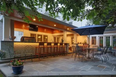 Alfresco cooking area by Maile, Tekulve & Gray