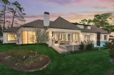 Piney Point Premium Custom by Matt Powers Custom Homes & Renovations