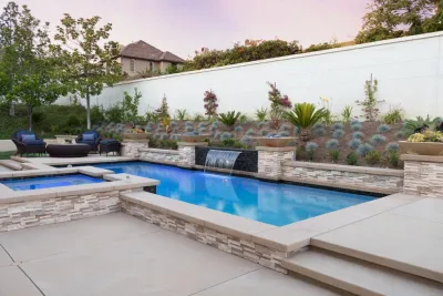 Modern Pool & Waterfeature by Pacific Outdoor Living