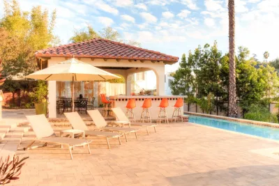 Poolside Bar by Pacific Outdoor Living