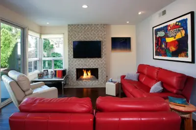 Modern Home Design in Thousand Oaks by Eileen Gould Design And Construction, Inc.