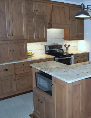 Delcove Path - Classic Country Kitchen — Kitchen Remodeling project by Laura Vlaming | Arkiteriors