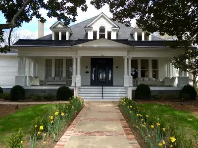 Heritage Bed and Breakfast by Maureen Mayeaux Design
