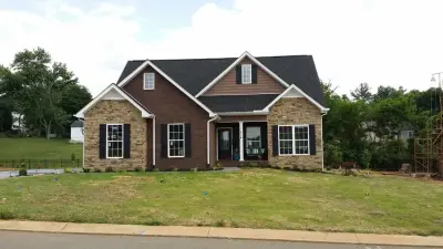 Carlyle Construction LLC - Flooring Installation Services in Morristown, TN