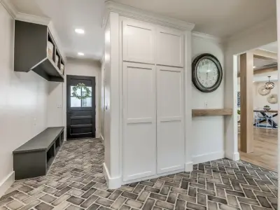 Real Service, LLC - Custom Home Builders in Del City, OK
