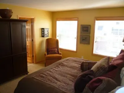 Eden Prairie Interior Home Painting - Before and After — House Painting Services project by Fresh Coat Painters Eden Prairie