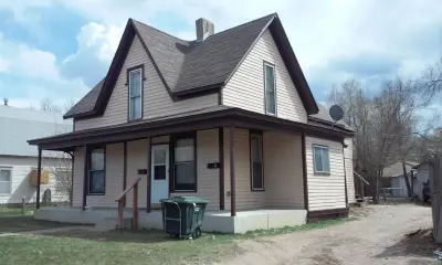 Phil's Pro Painting and Home Improvements - Flooring Installation Services in Evans, CO