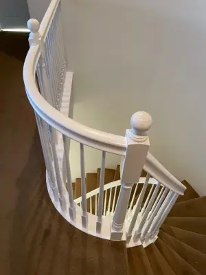 White Semigloss Enamel Spindle Railing — House Painting Services project by López Painting