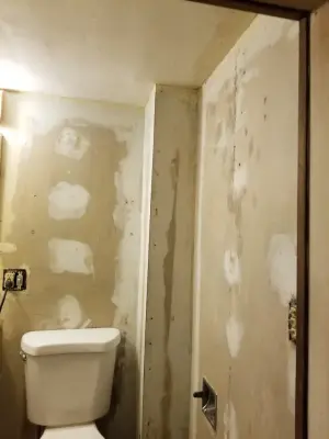 M & T Painting & Renovation LLC - Flooring Installation Services in Carpentersville, IL