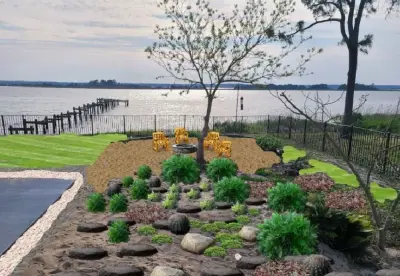 Stream Avenue by Envision Outdoor Spaces