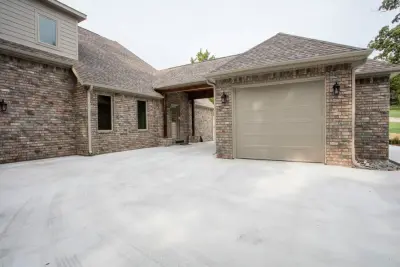 Beaver Lake Bespoke Residence — Landscape Construction project by O.A.K. Homes