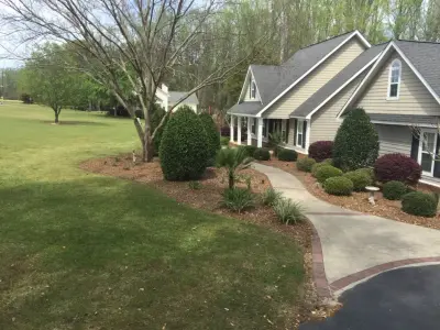 Creativescapes - Tree & Shrub Care in Glennville, GA
