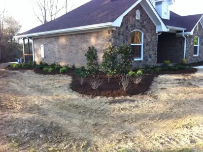 Spencer Landscapes And Designs, LLC - Tree Planting & Transplanting in Amory, MS