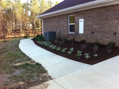 Spencer Landscapes And Designs, LLC - Tree Planting & Transplanting in Amory, MS