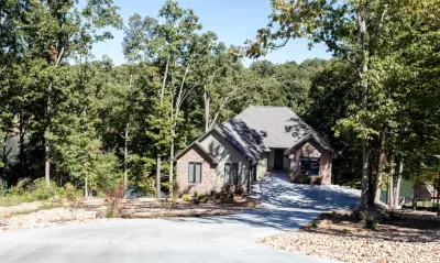Bella Vista Loch Lomond Residence — Landscape Construction project by O.A.K. Homes