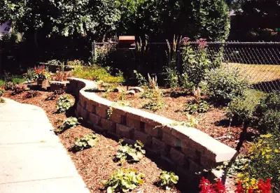 Lounsbury Landscaping Sand & Gravel - Landscape Construction in West Des Moines, IA