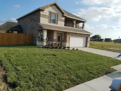 Bello's Lawn Care - Tree & Shrub Care in Mcallen, TX