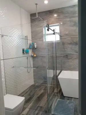 Om Construction Services - Countertop Installation Services in Davie, FL