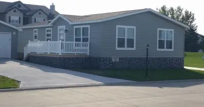 Wayne's Mobile Home Service - Roofing & Gutter Services in Des Moines, IA