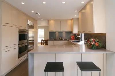 Contemporary Kitchen Renovation in Dallas, Texas — Kitchen Remodeling project by Shylo Preston Designs LLC