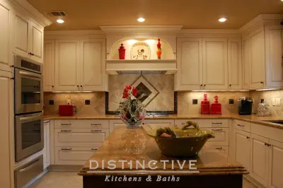 Bespoke Kitchen Banquette — Kitchen Remodeling project by Distinctive Kitchens & Baths