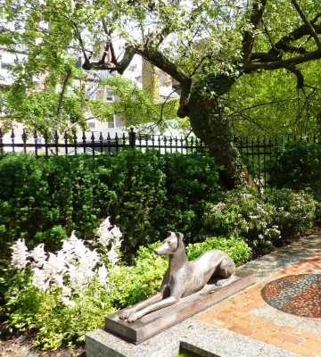 Beacon Hill Garden by CBA Landscape Architects, LLC