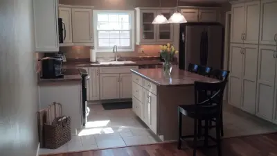 Michelle Robinson - Bathroom Remodeling in Tucson, AZ