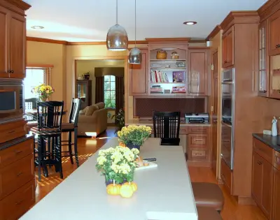 Pond Ridge - Spa-Inspired Master Bathroom and Classic Kitchen Remodel — Kitchen Remodeling project by Laura Vlaming | Arkiteriors