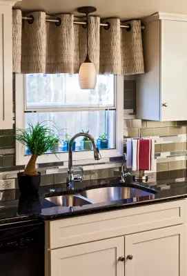 Lowe's Kitchen Renovation 2013 — Kitchen Remodeling project by Laura Vlaming | Arkiteriors