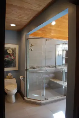 Modern Hudson Master Bathroom — Kitchen Remodeling project by Kitchen And Bath Etc.