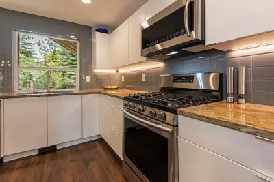 Bend Design Center LLC - Custom Cabinets & Cabinetry in Bend, OR