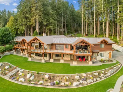 Bending along Puget Sound — Design-Build Services project by New Energy Works Timberframers